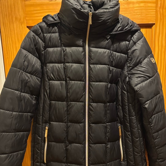 Michael Kors Black Quilted Insulated Jacket - Picture 2 of 8